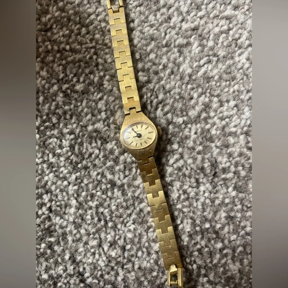 Gold Tone Benrus Women's Bracelet Watch Vintage Works